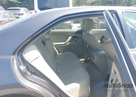 2009 Toyota Camry Hybrid z USA, uszkodzony, nr VIN JTNBB46KX93053296